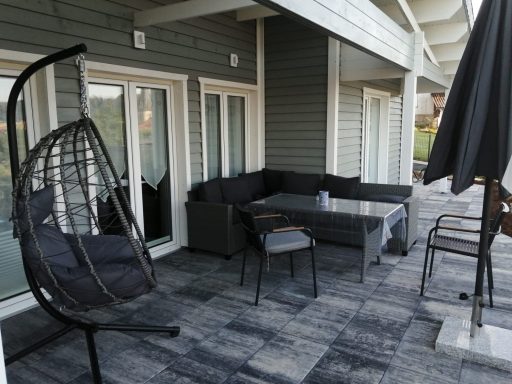 Ferienhaus Diemeltal Sitzecke der Terrasse